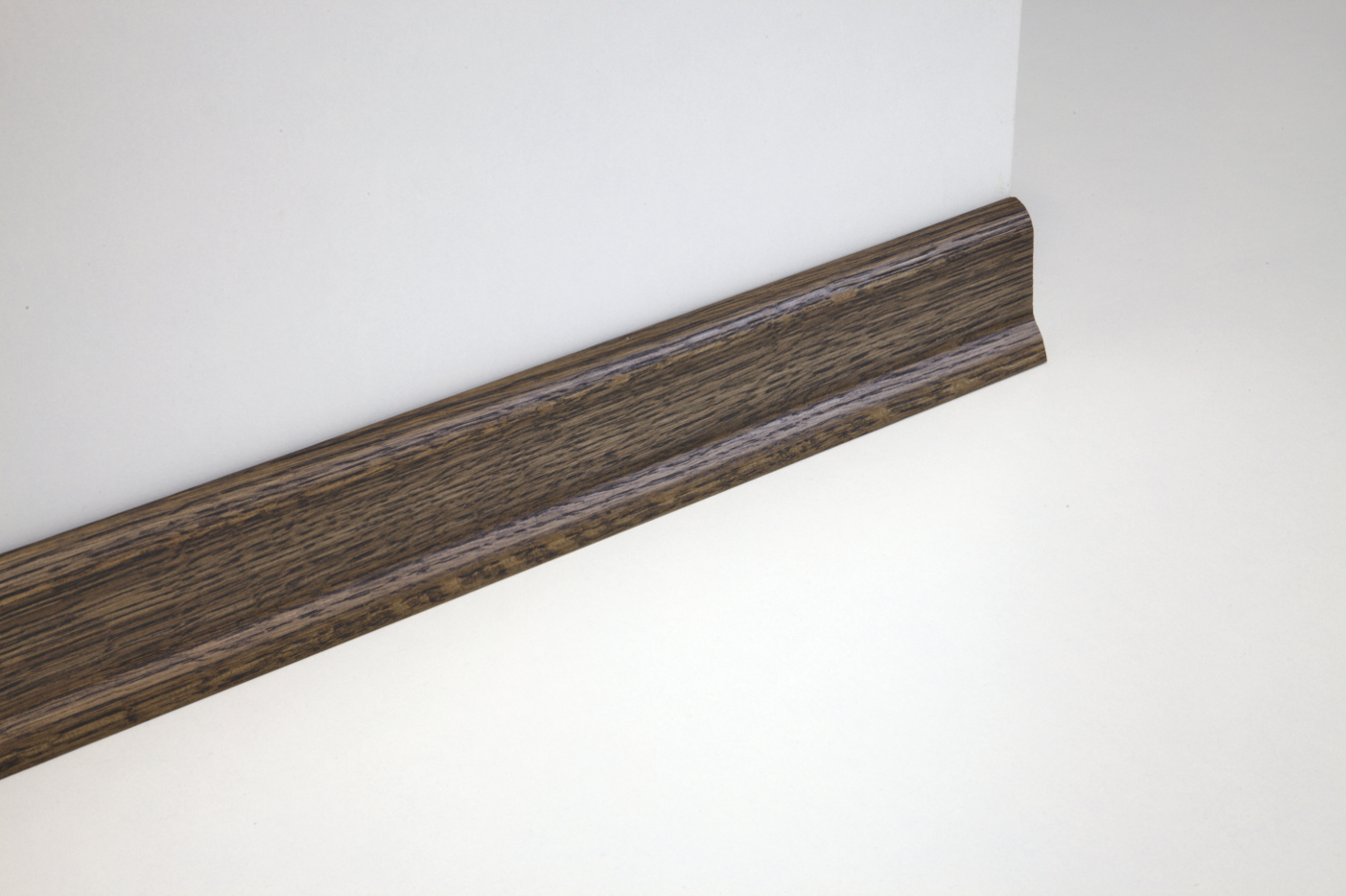 Listwa 22 × 60, wykończenie S37, dąb wędzony
