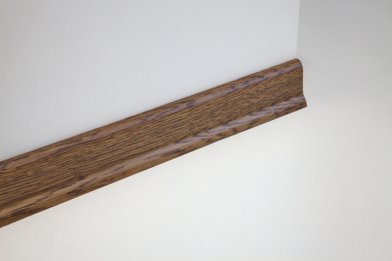 Listwa 22 × 40, wykończenie S18, dąb antyczny